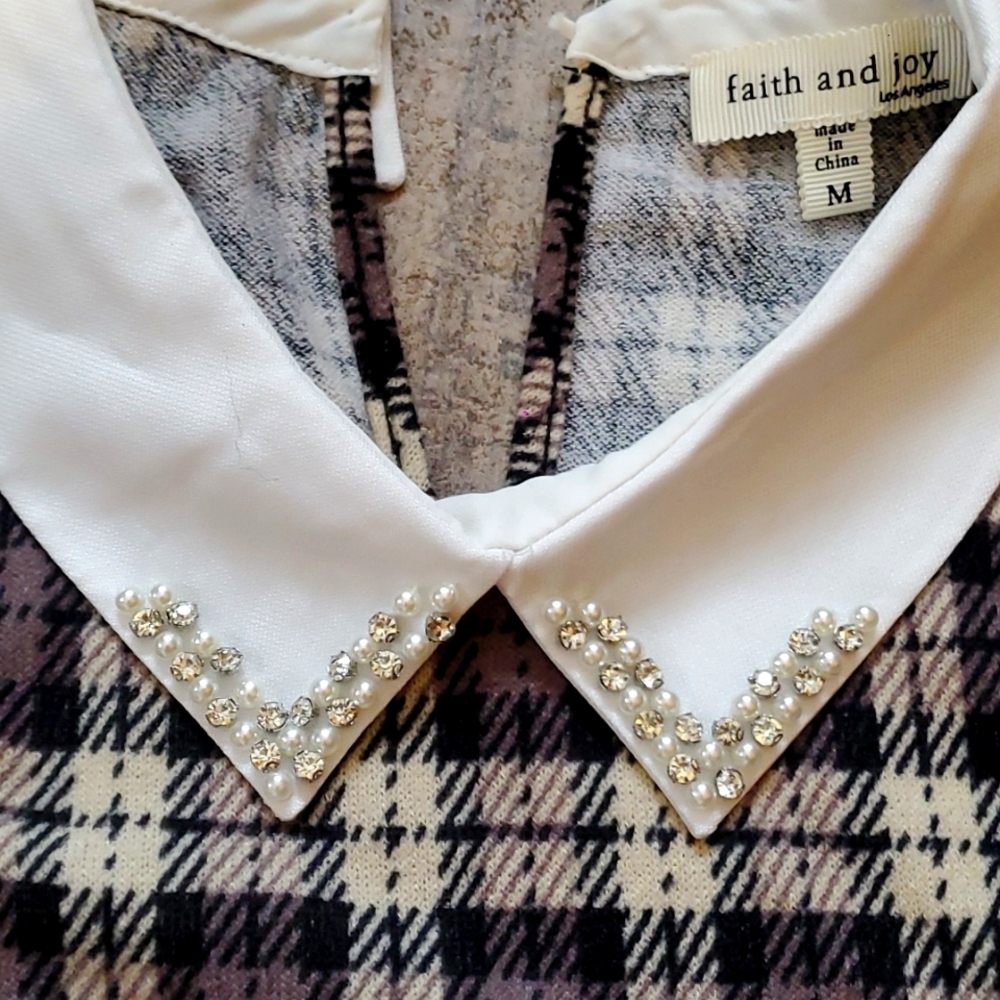 💟 Cute rhinestone & pearl top